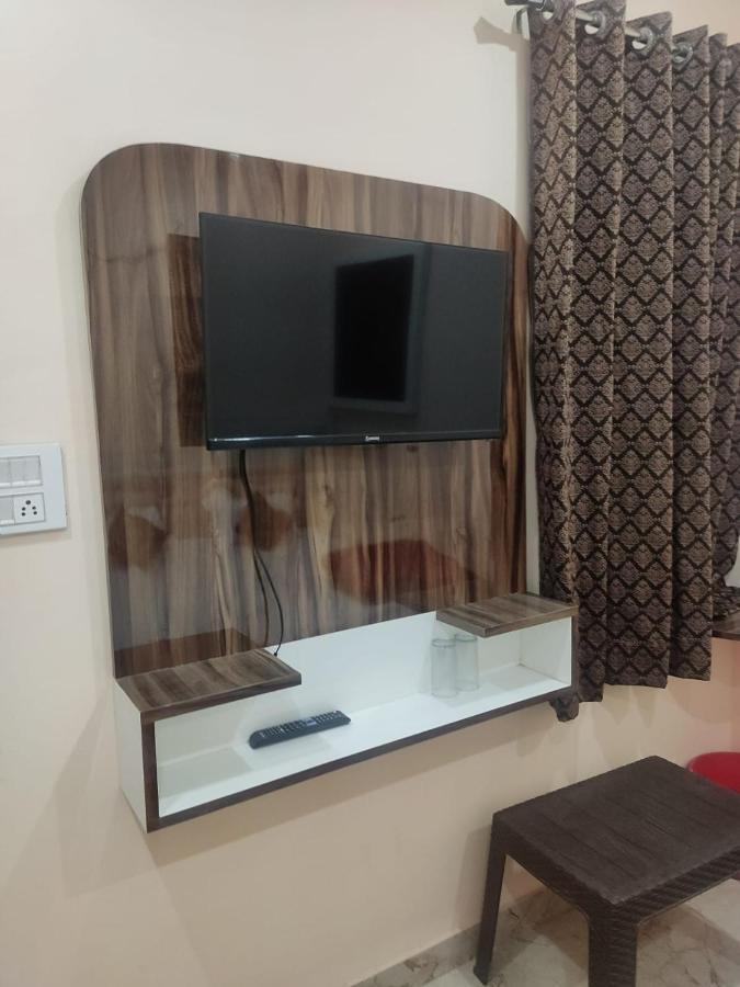 The Orchid Villa Homestay - Walkable Distance From Taj Mahal Agra  Exterior foto
